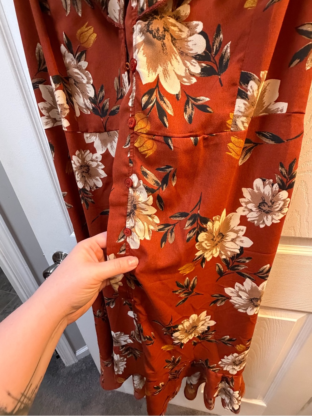 Rust Floral Ruffle Hi-Low Dress with V-Neck - Picture 2 of 4